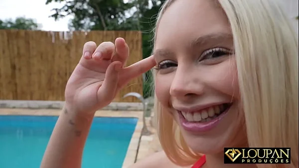 Porn gratis loirinha gozando de quatro com tora preta na xota